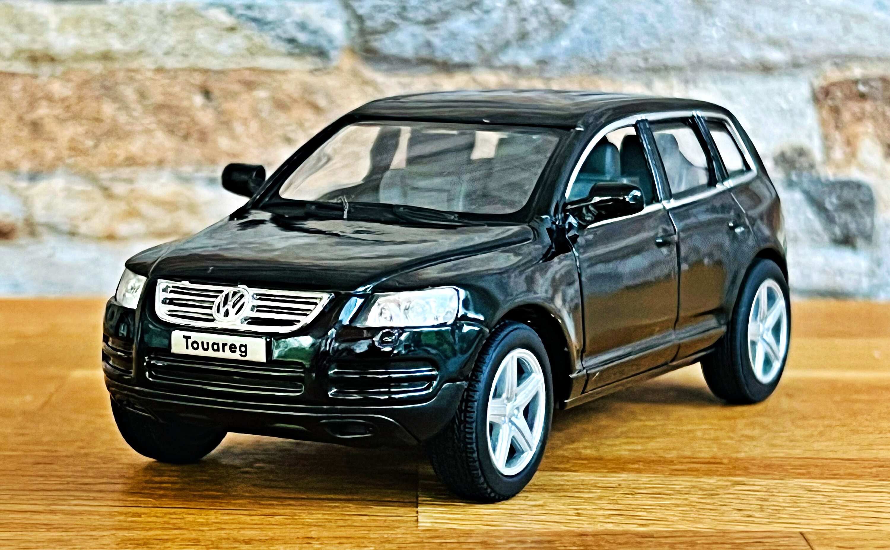 Volkswagen ディーラー特注 herpa 1/43 Touareg Silver フォルクスワーゲン トゥアレグ VW ヘルパ 貫き ミニカー モデル Volkswagen ディーラー特注 herpa 1/43 Touareg Silver フォルクスワーゲン トゥアレグ VW ヘルパ 貫き ミニカー モデル
