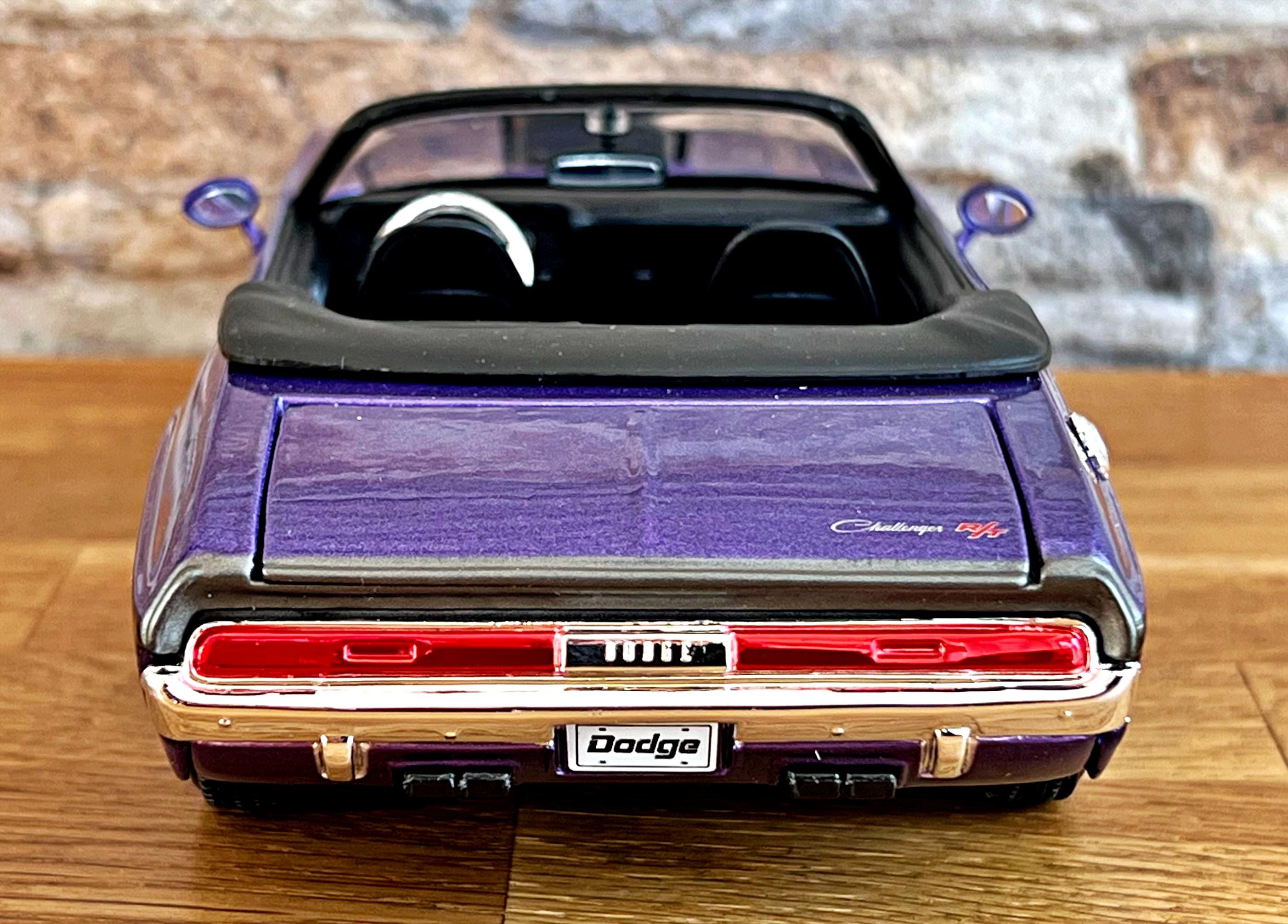 Dodge Challenger RT 1970 | 1:24 Diecast Car | 1/24 Scale Model Car