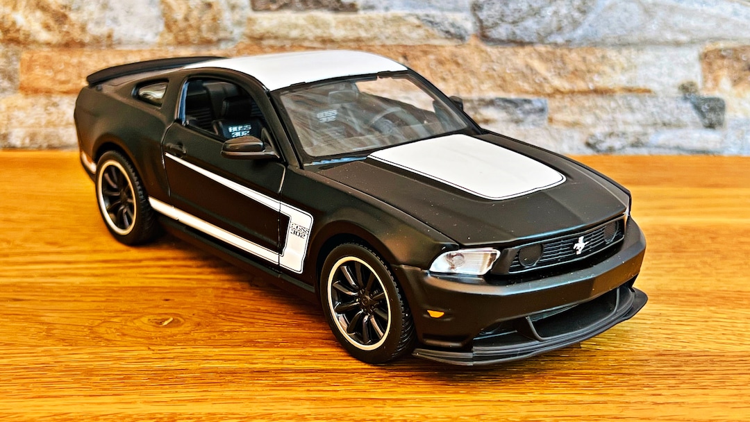 ミニカー M2 1/24 Ford Mustang Boss 302 il_1080xN.5101212074_ds97.jpg