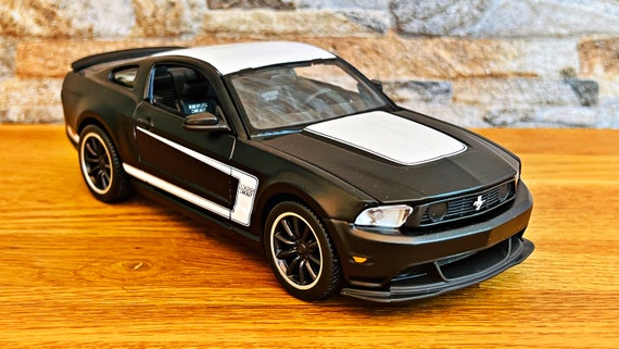 Ford Mustang Boss 302 | Model Car | 1/24 Diecast Car | 1/24