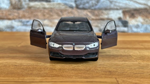 BMW 335 i 1/36 Diecast Modellauto Modellauto im Maßstab 1:36 Automodell  Metall Diecast Sammelobjekt BMW Modellauto - .de