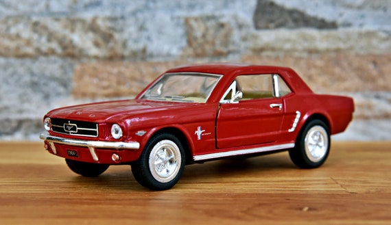 1/36 Ford Mustang GT Muscle Car Model Diecast Toy Vehicle