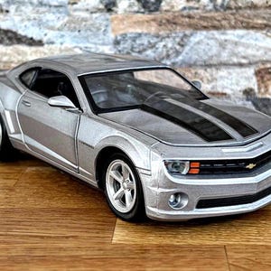 Chevrolet Camaro SS 2011 | Model car | Diecast car | Collectible car model | 1:24 scale model car | 1/24 die cast car | Chevrolet Camaro