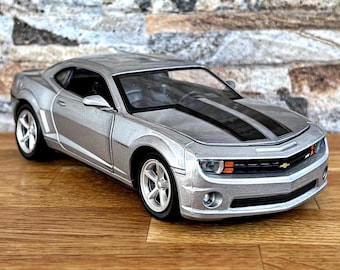 Chevrolet Camaro SS 2011 / Modelo de coche / Coche de fundición a presión / Modelo de coche de colección / Modelo de coche a escala 1:24 / Coche de fundición a presión 1/24 / Chevrolet Camaro