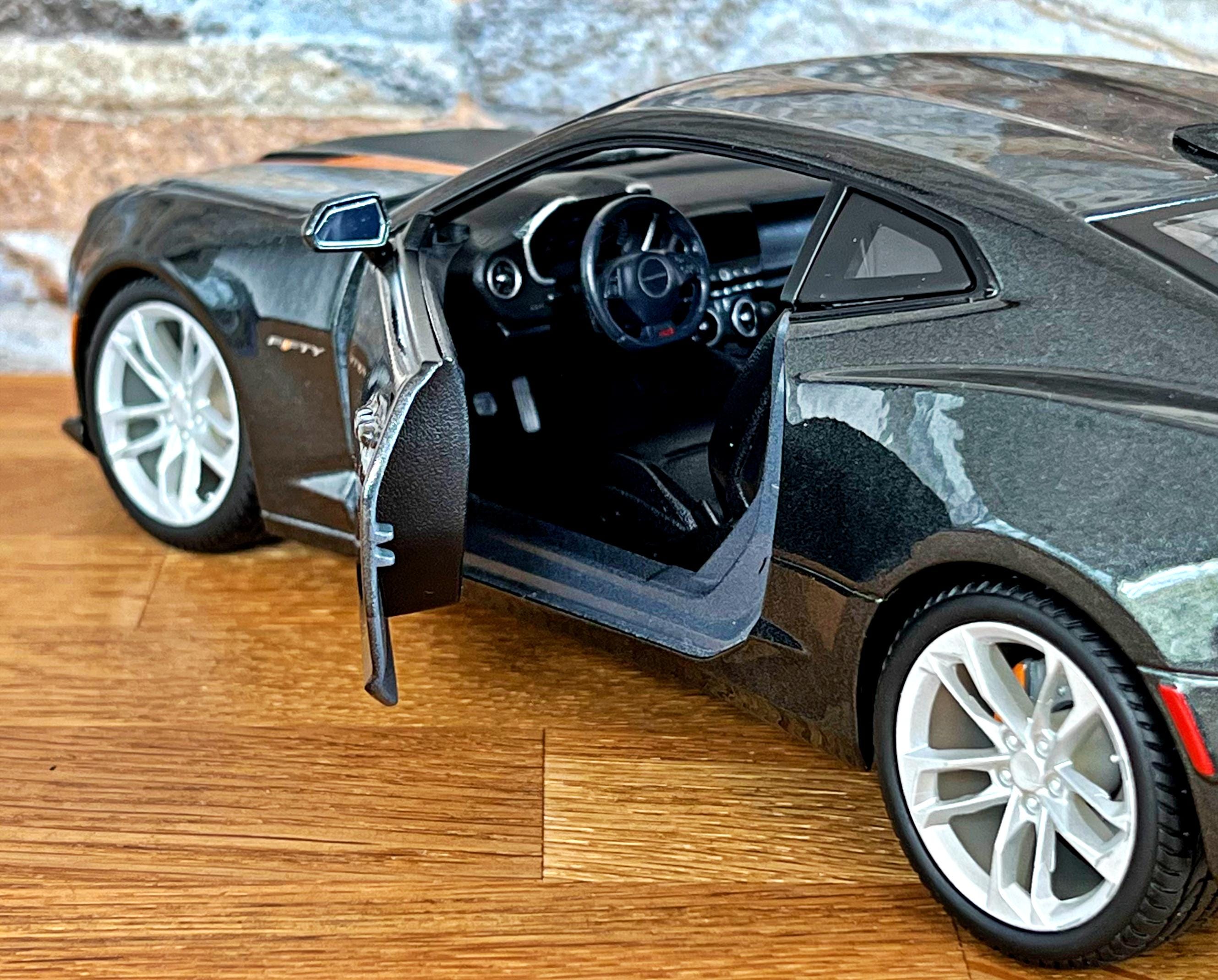Chevrolet Camaro SS 2017 | 50th Anniversary Edition | Model Car