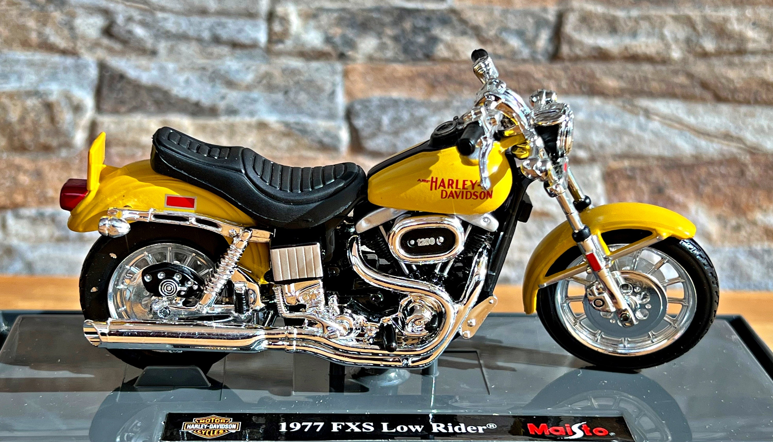 ハーレーダビッドソン 1977 FXS ローライダー | モデルバイク | 1/18