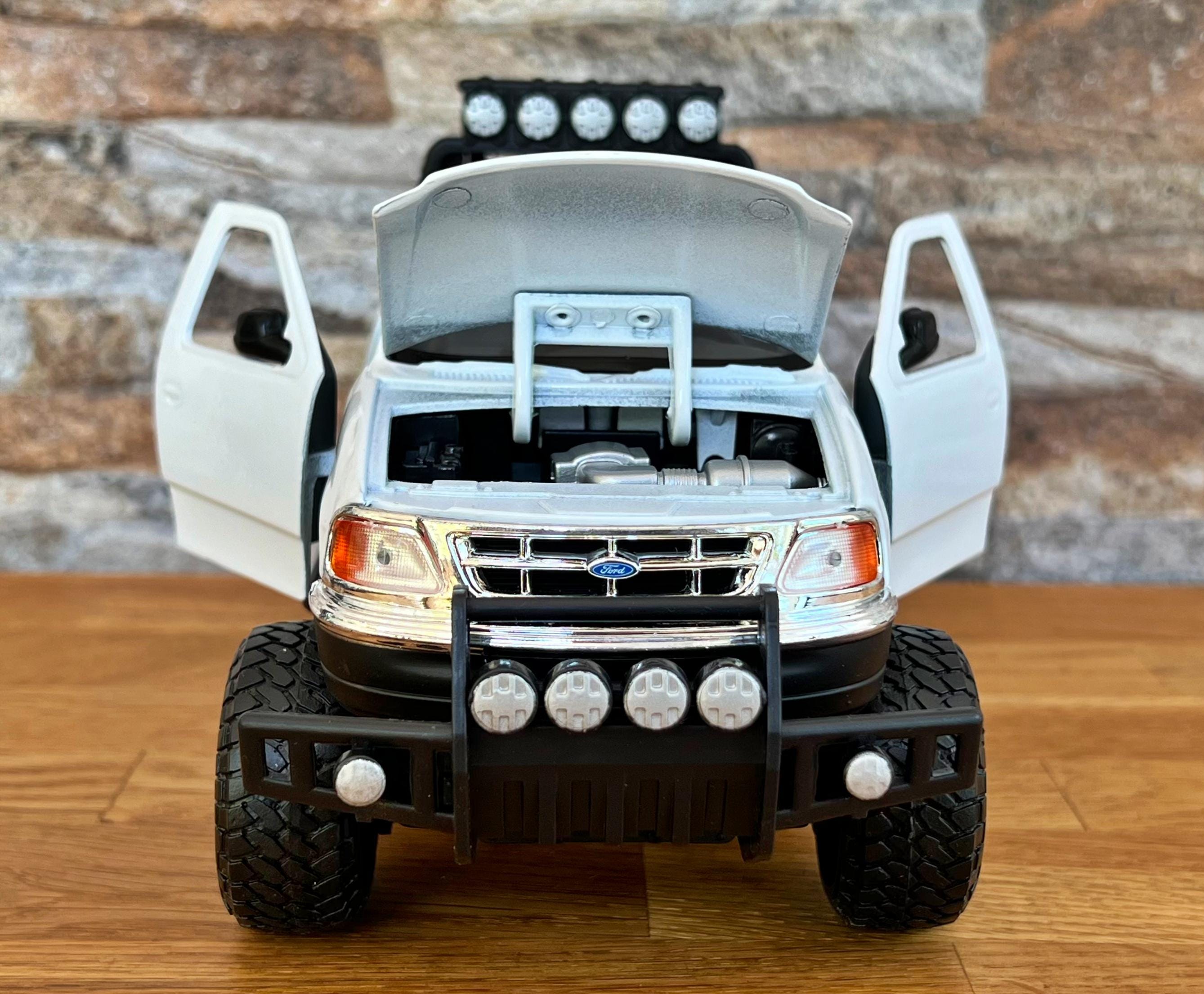 Ford F-150 XLT Flareside Supercab 2001 | Diecast Truck | 1/24 Scale ...