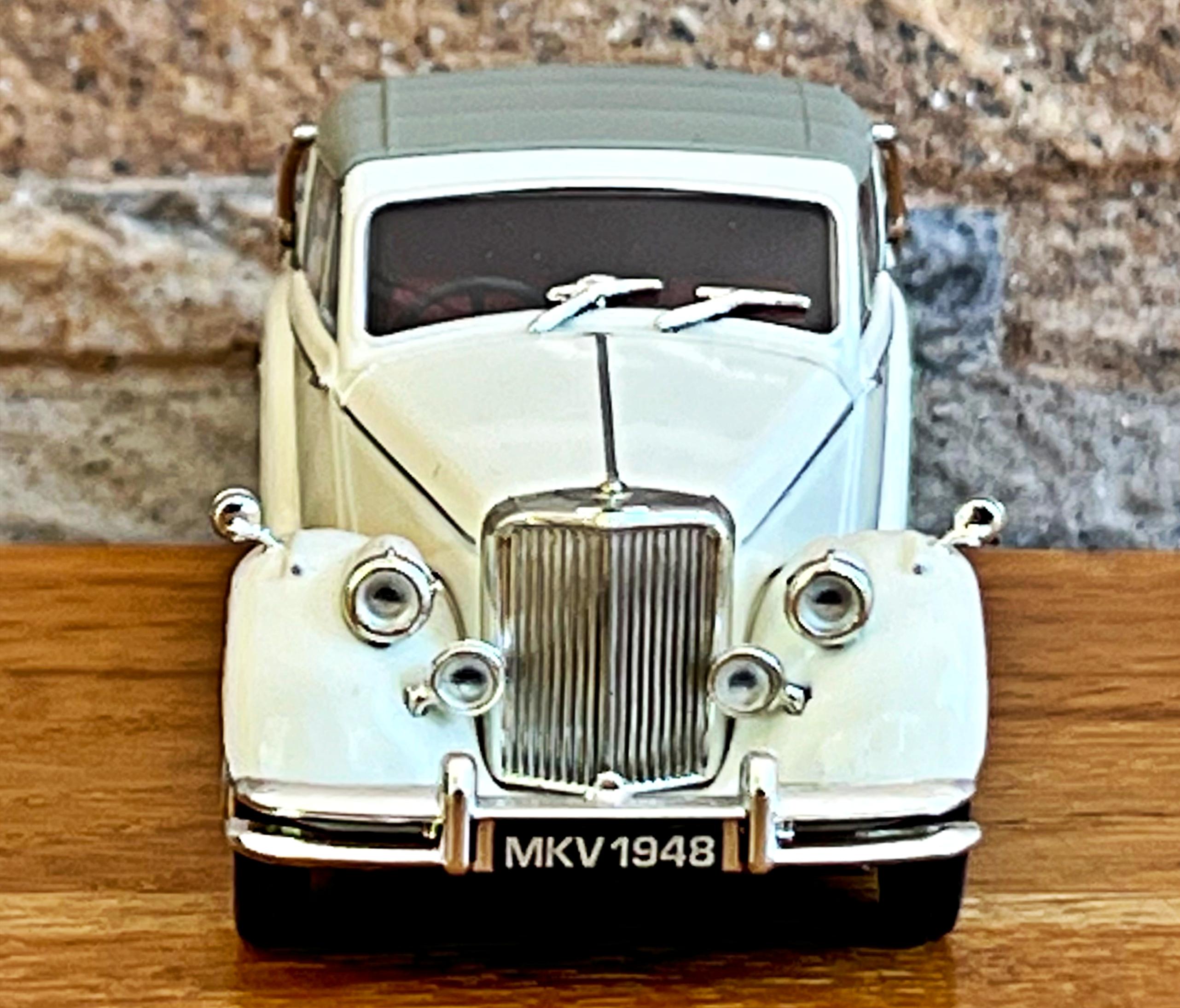NEO 1/43 Jaguar MK V 1948 - Rouge - Résine - Neuve En Boîte - Collection