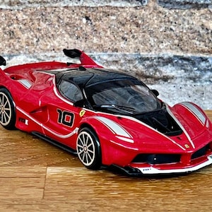 Ferrari FXX K / Coche a escala 1/43 / Modelo de coche / Objeto coleccionable en fundición a escala 1/43 / Ferrari Die Cast