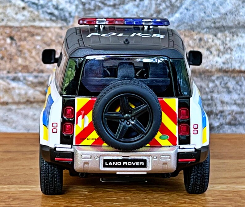 Land Rover Defender 90 , Model Car , Diecast Car, 1/36 Scale Model Car ...