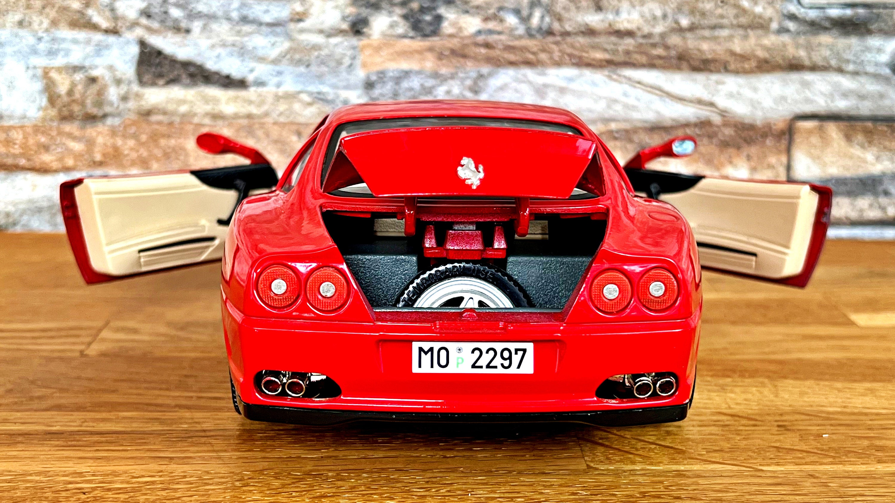 ミニカー Hot Wheels 550 Maranello 1996 1:18 FERRARI 550 Maranello Hand polished Hot Wheels Millennium