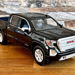 1/18 Scale GMC Yukon Denali JADA DUB City | Barn Find Model Car - Etsy