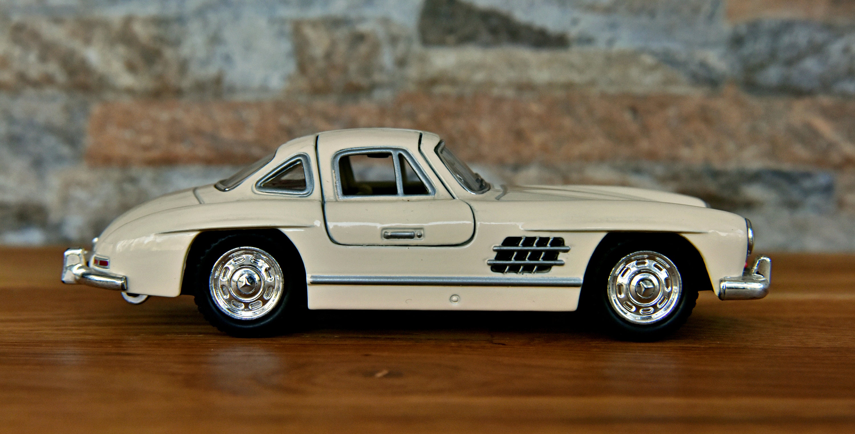 Mercedes Benz 300SL 1954 Scale 1/36 Diecast Collection Item 1/36