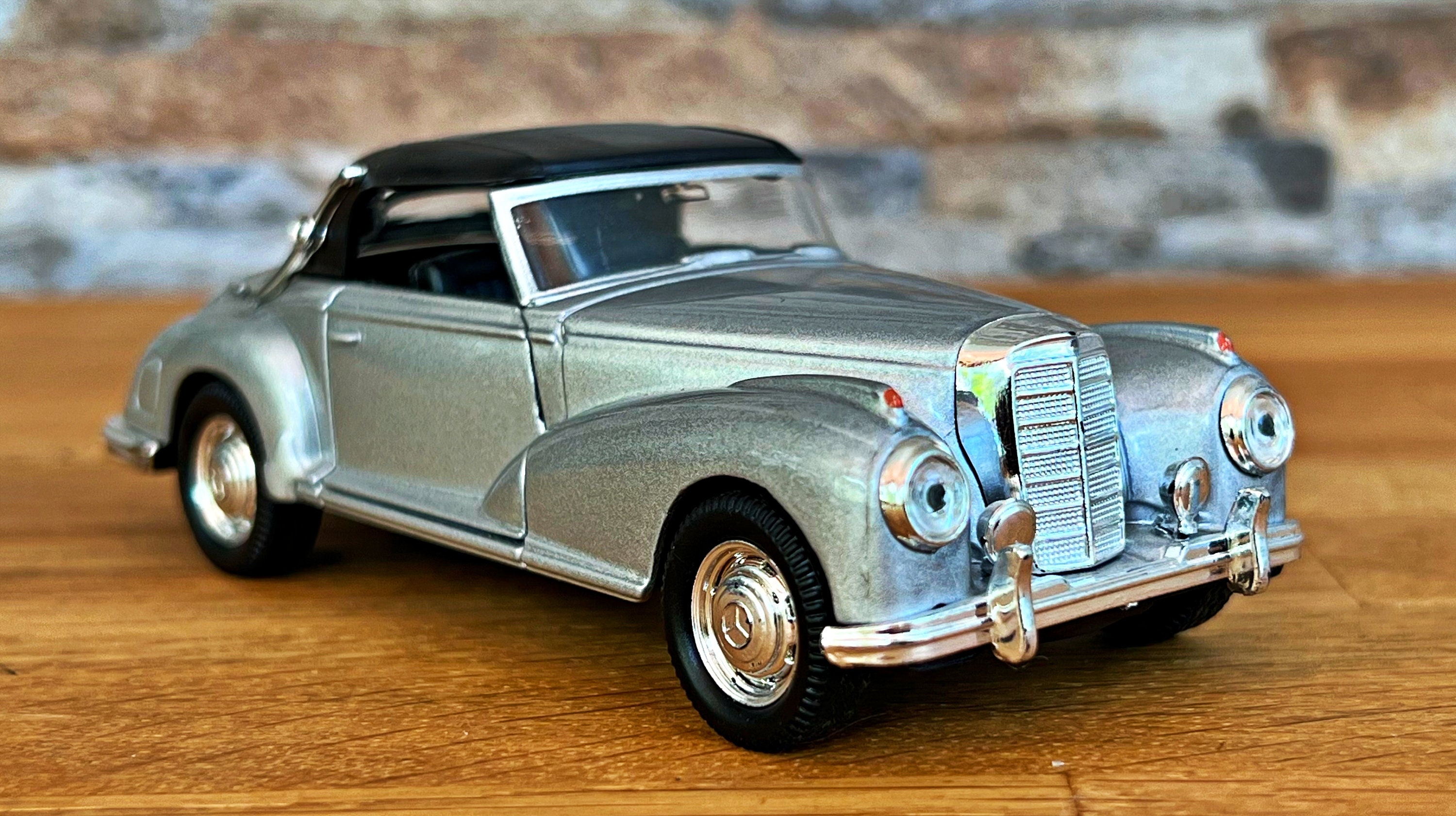送料込み)【1/36ダイキャストカー】Corgi メルセデス ベンツ 300S