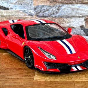 Ferrari 488 Pista | Model car | 1:24 diecast car | 1/24 scale model car | car model | 1/24 Diecast item | collectible item | Ferrari