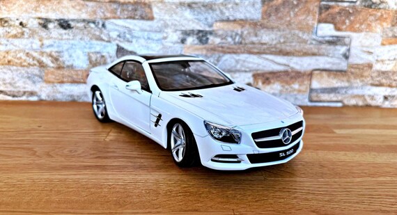 Mercedes Benz SL500 2012 | 1/18 Scale Model Car | Diecast Car