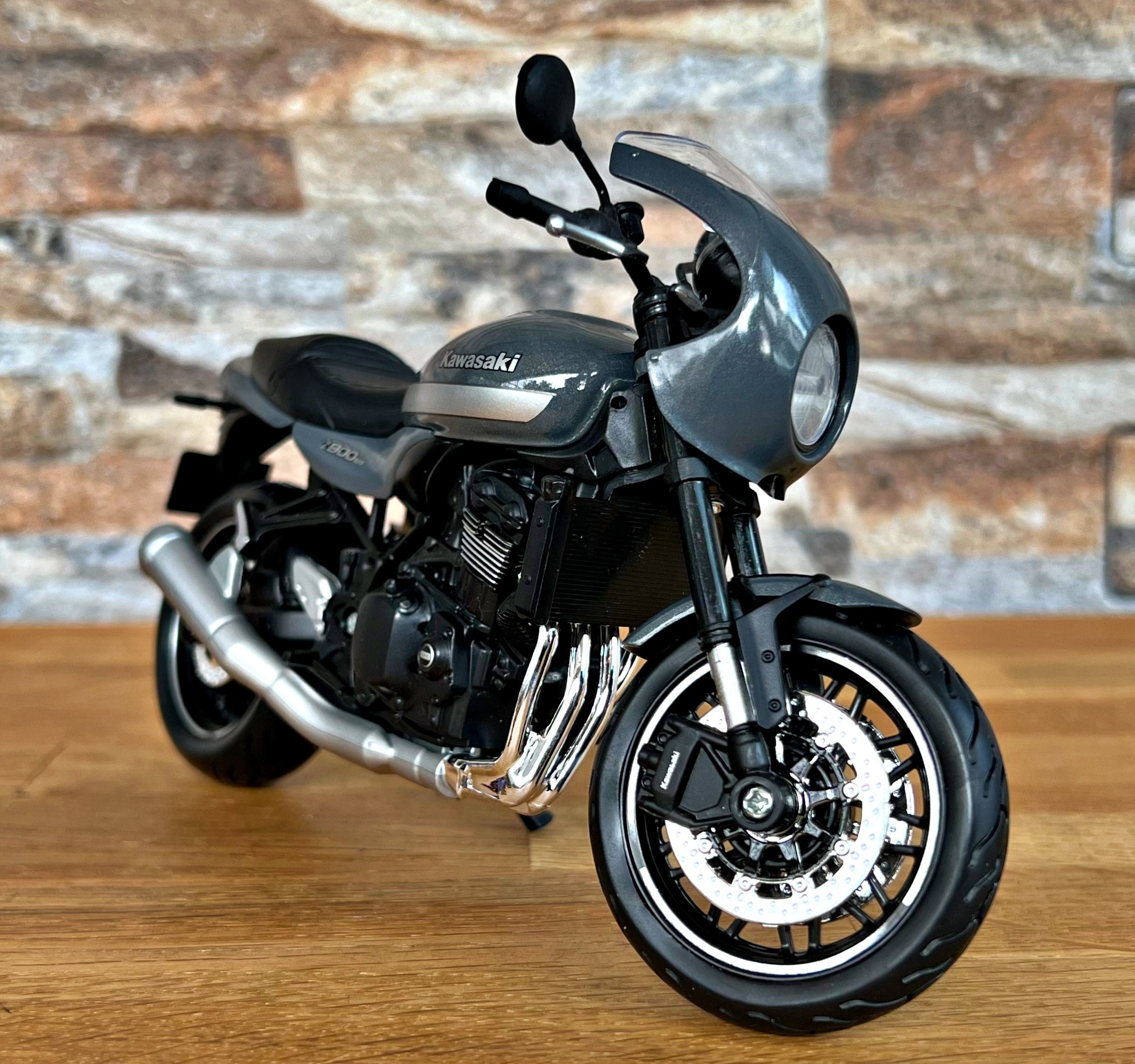 Kawasaki Z900RS Cafe Diecast Motorcycle, 1/12 Scale Model , Z 900