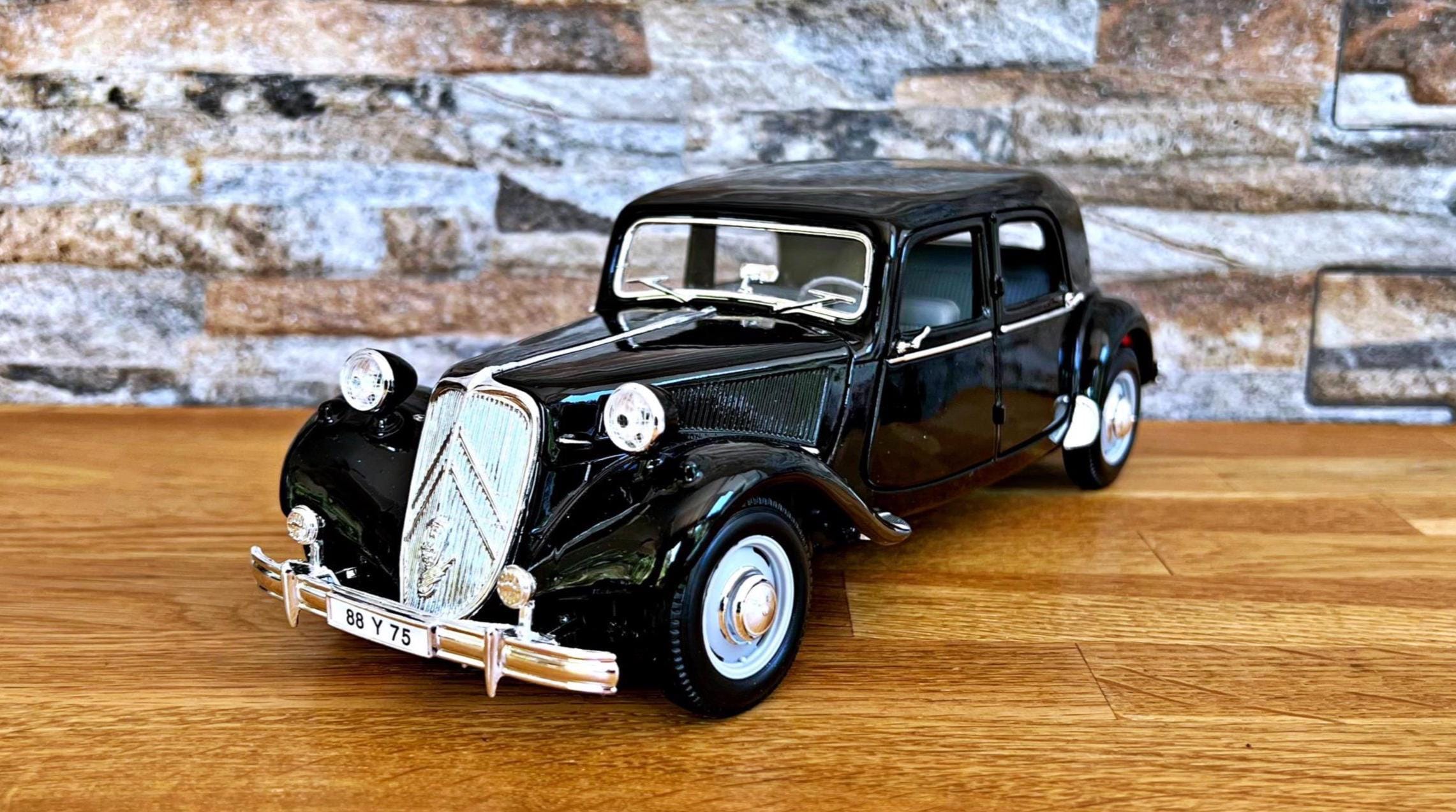 Citroen 15CV 6 Cyl 1952 | Vintage Model Car | Diecast Car | 1/18