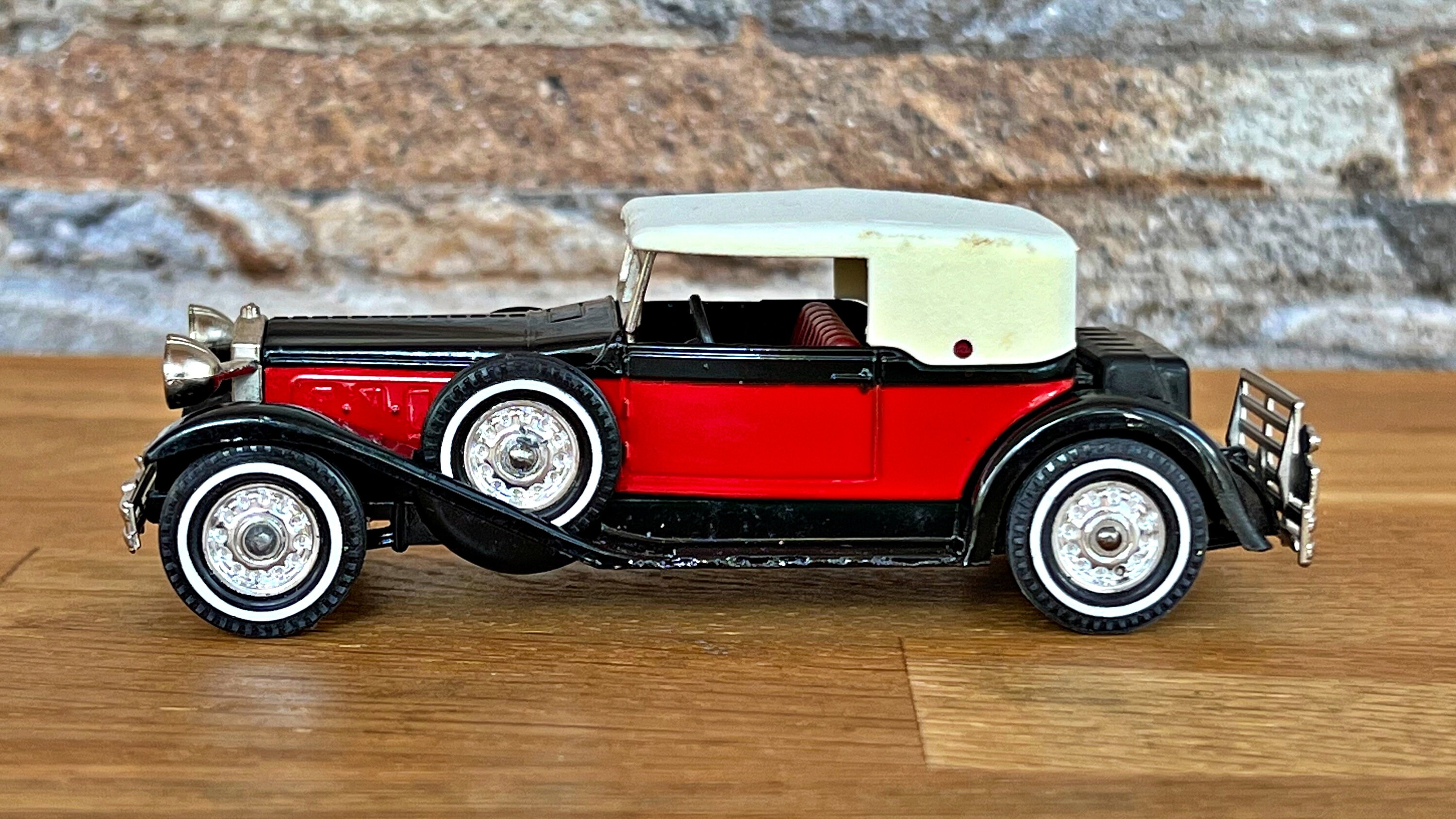 1930 Packard Victoria , Vintage Diecast Model Car, 1/46 Scale