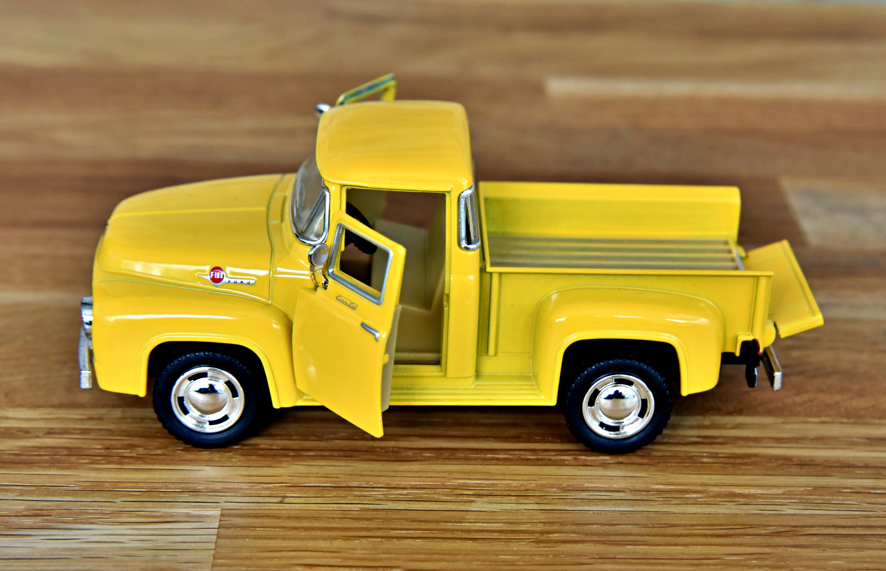 フォード F-100 ピックアップ 1956、1/38 スケール モデルカー、ダイ