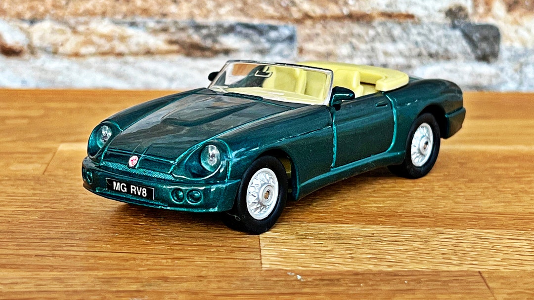 MG RV8 1995 Model , Vintage Car Model, Diecast Model Car, 137 Scale