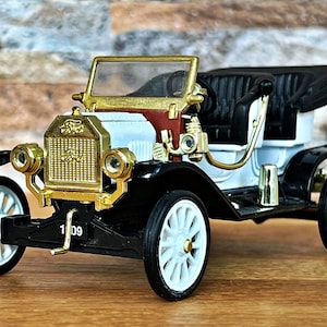1909 Ford Model T Tourabout, Model Car, Vintage diecast car, 1/32 scale model car, diecast car collection, Collection item, 1900&#39;s