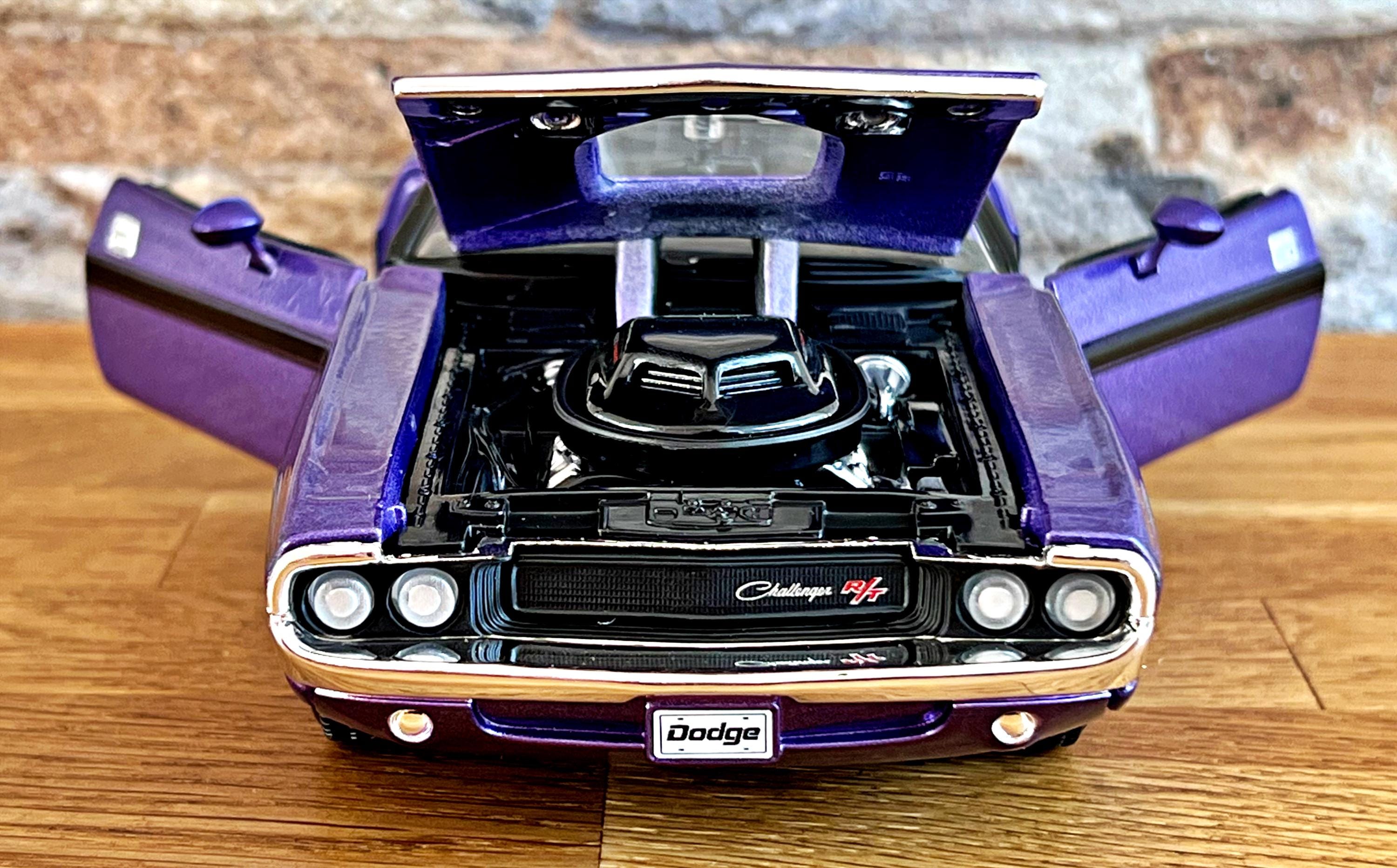 Dodge Challenger RT 1970 | 1:24 Diecast Car | 1/24 Scale Model Car