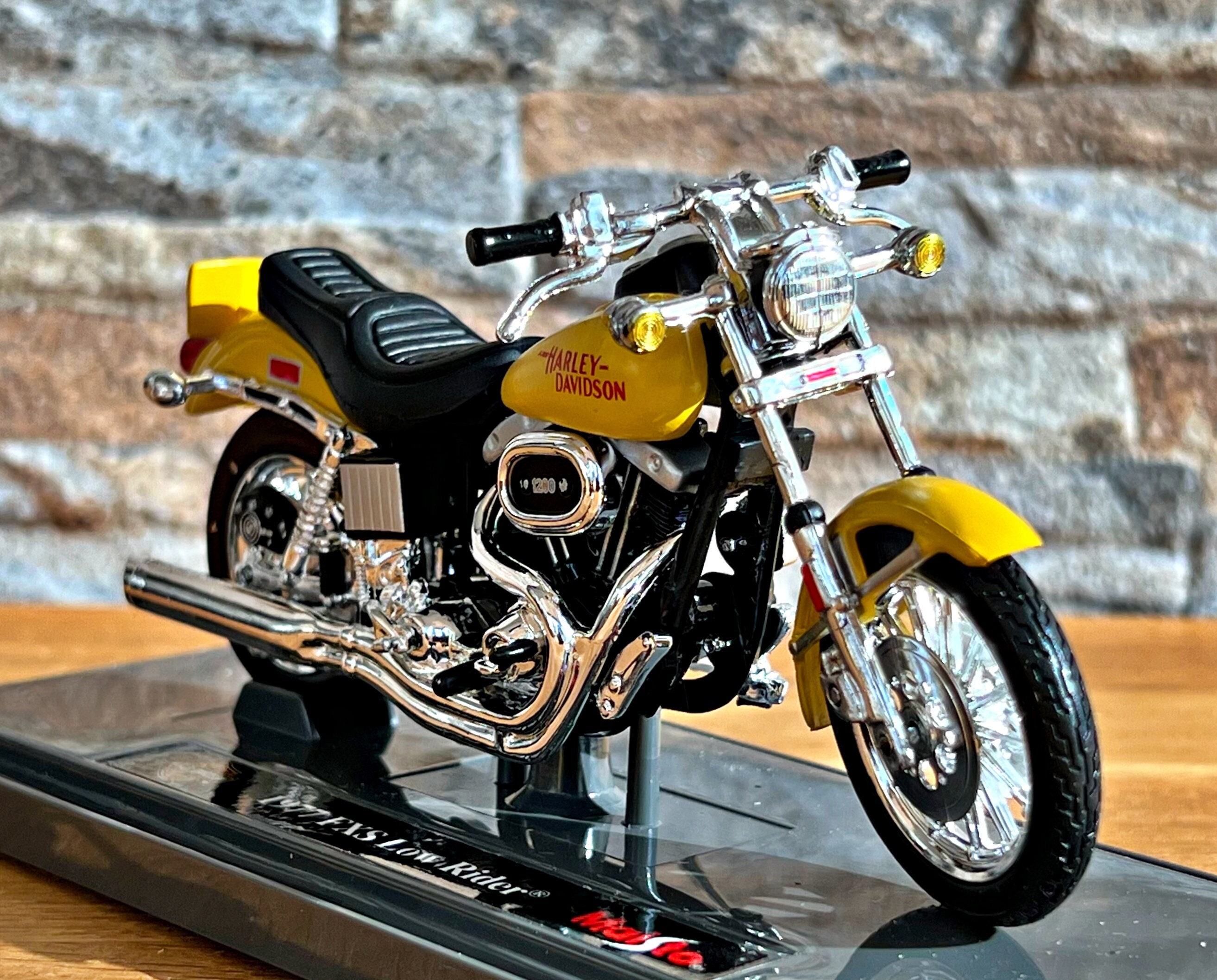 Harley Davidson 1977 FXS Low Rider | Model Motorcycle | 1/18