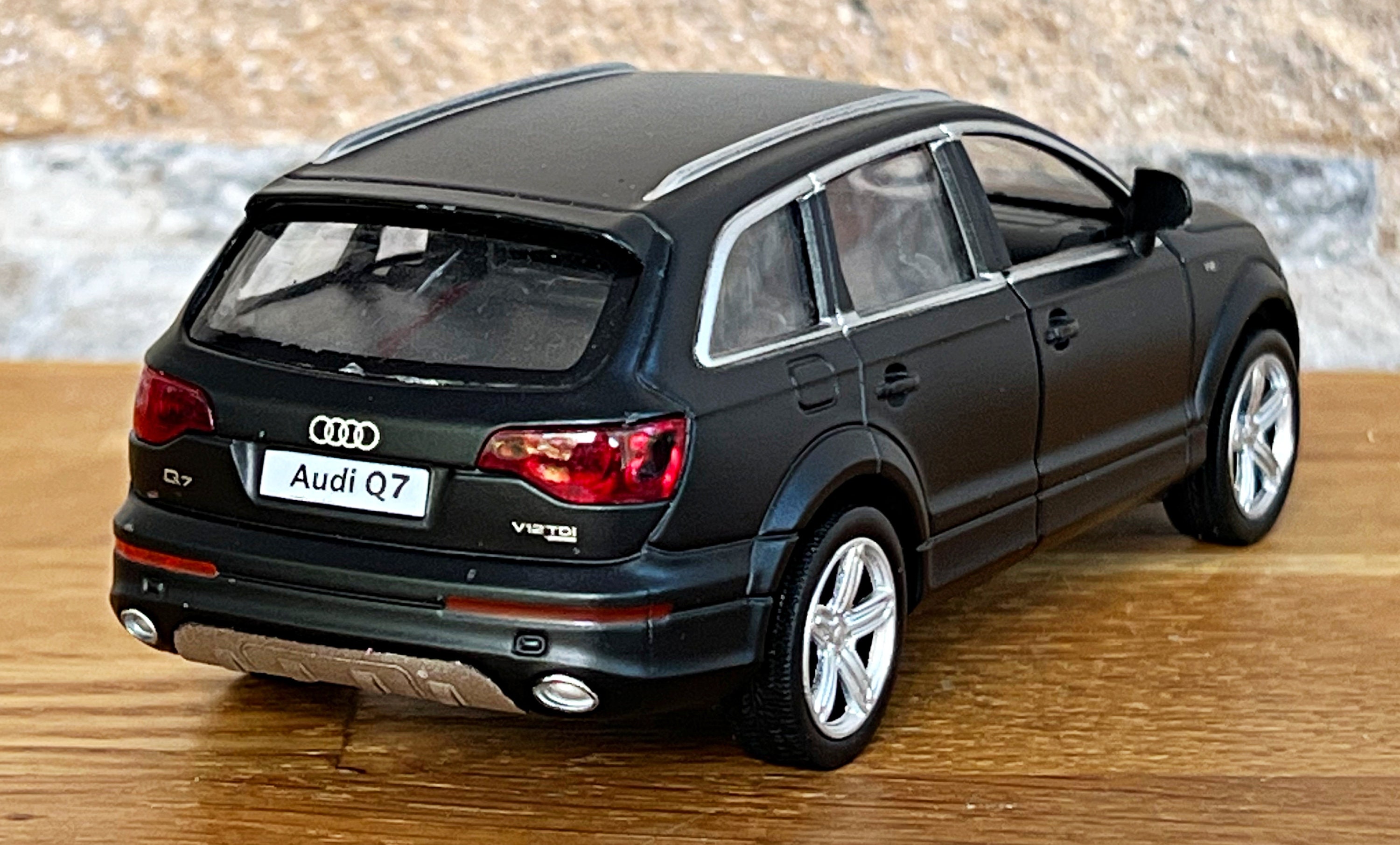 Audi Q7, Model Car, Scale 1/34, Diecast Collection Item, 1:34