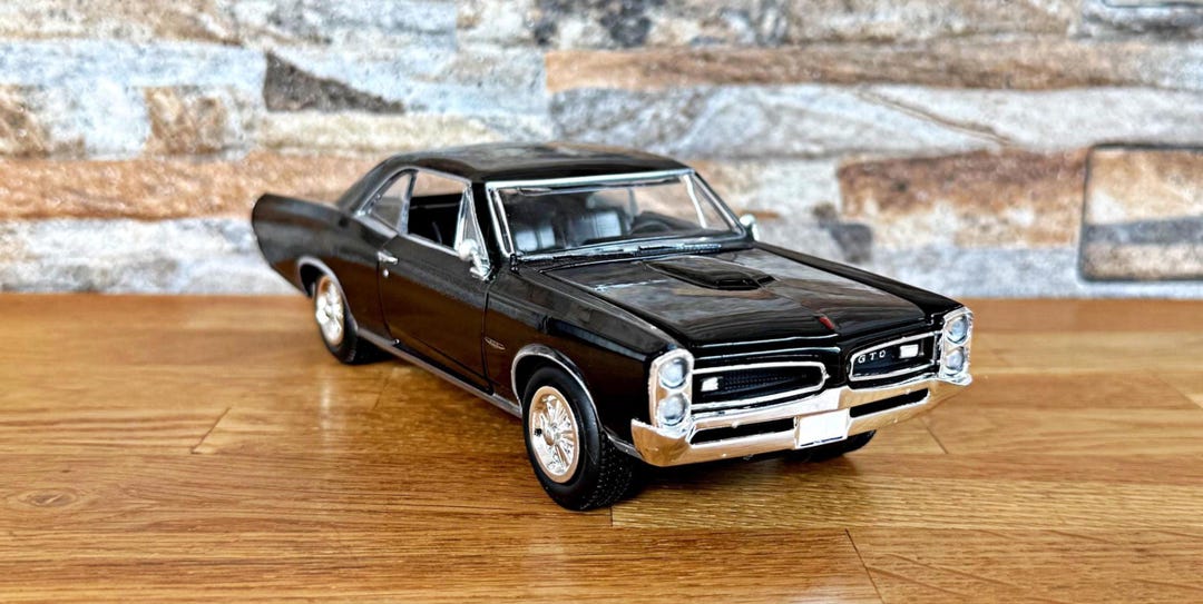 Pontiac GTO 1966 | 1/24 Scale Model Car | Die Cast Car Model
