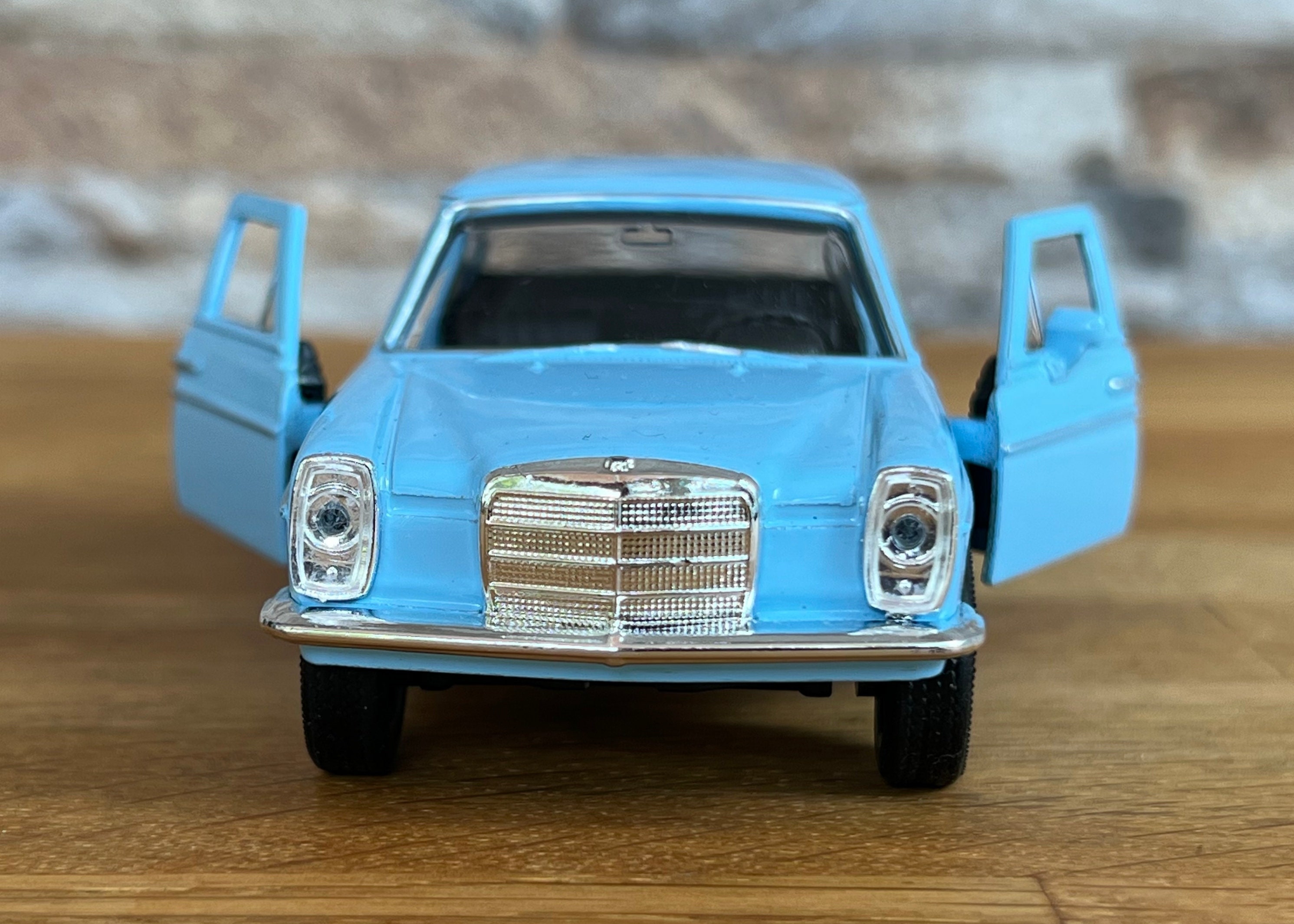 メルセデスベンツ 220 1969 | ヴィンテージモデルカー | ダイキャスト