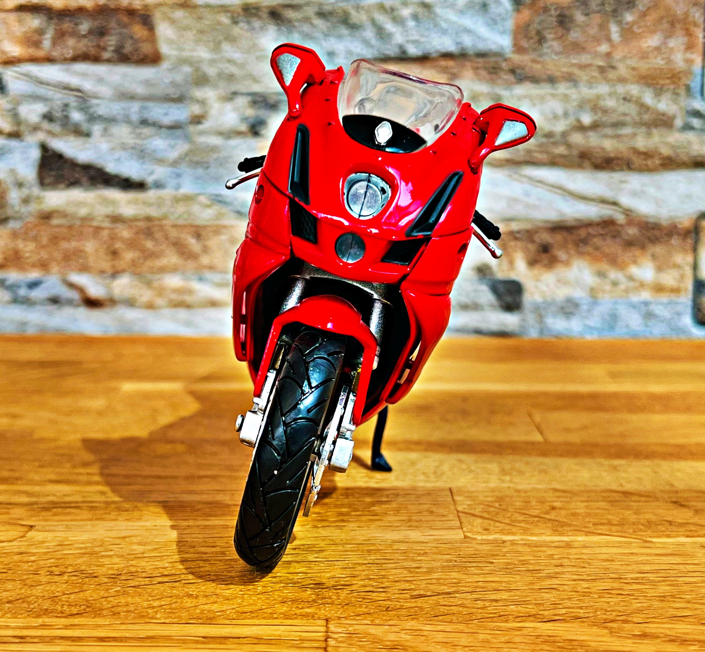 1/12スケール「完成品トイ」2006年式ドゥカティ999ゼロックス限定モデル 1/12 ドゥカティ 999F07 WSB 2007 トロイ.ベイリス #21 チーム Ducati