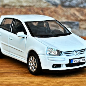Volkswagen Golf V 2006 , model metal car, scale 1/36, 1/36 diecast collection, VW Golf V model car, diecast car