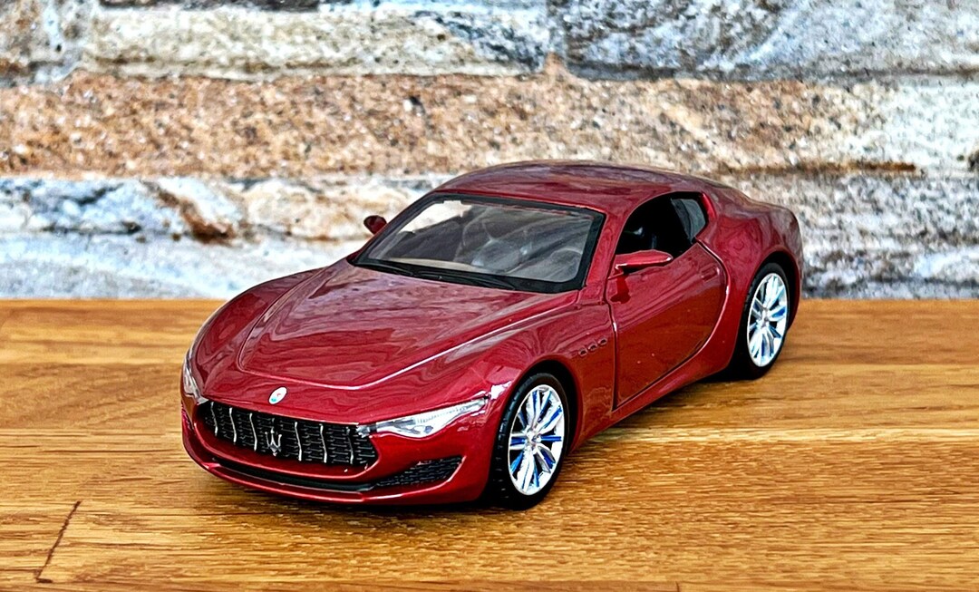 Maserati Alfieri | Model Car | Diecast Car | 1/36 Scale Model Car