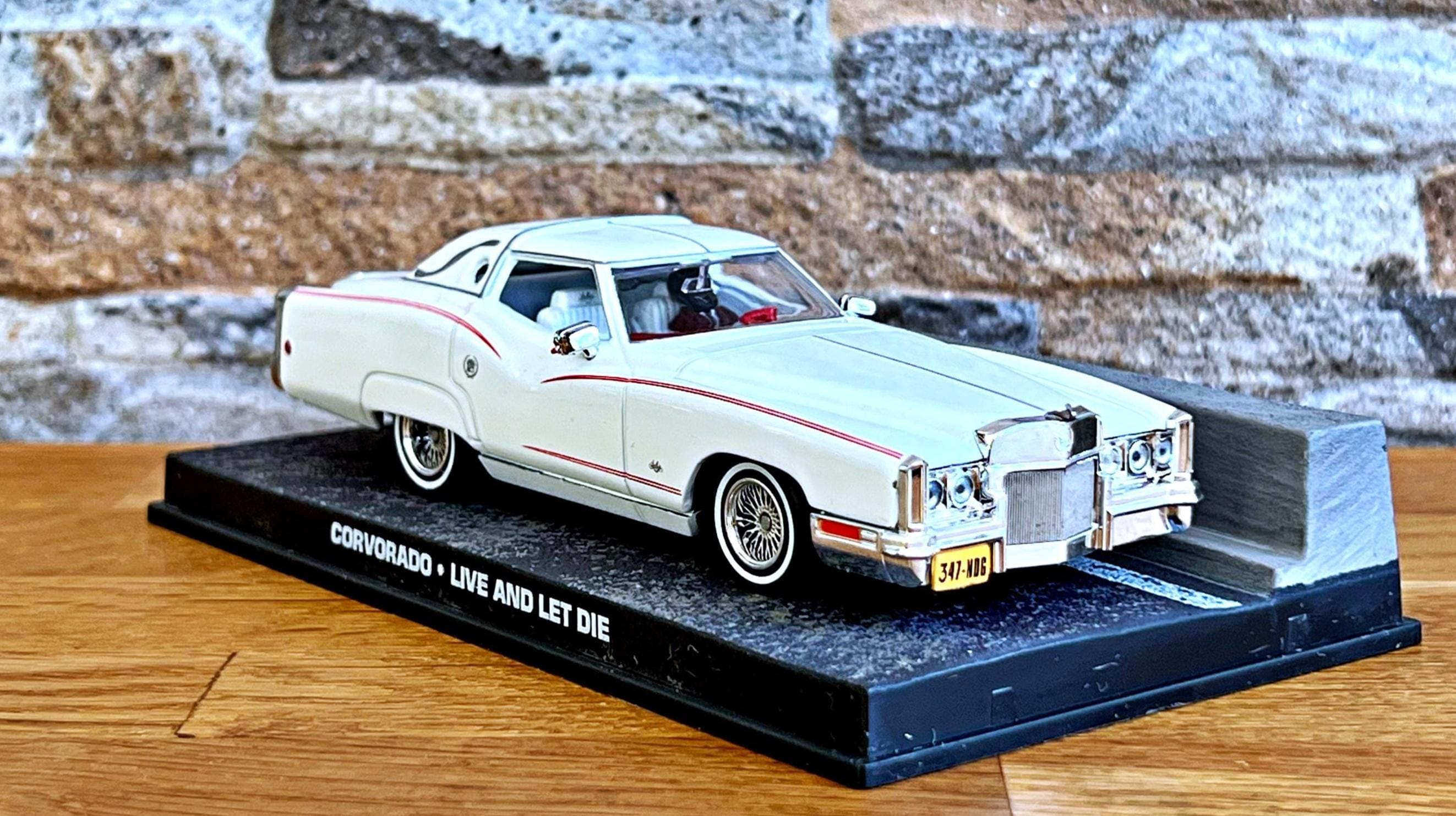 草*衛様 1/32スロットカーセットJames Bond 007 - ホームコー James Bond 007 Carrera Go Slot Car Racing Set Die Another Day New