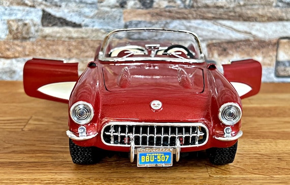 コルベット 1957 | ヴィンテージ モデルカー | 1/18 スケール モデル