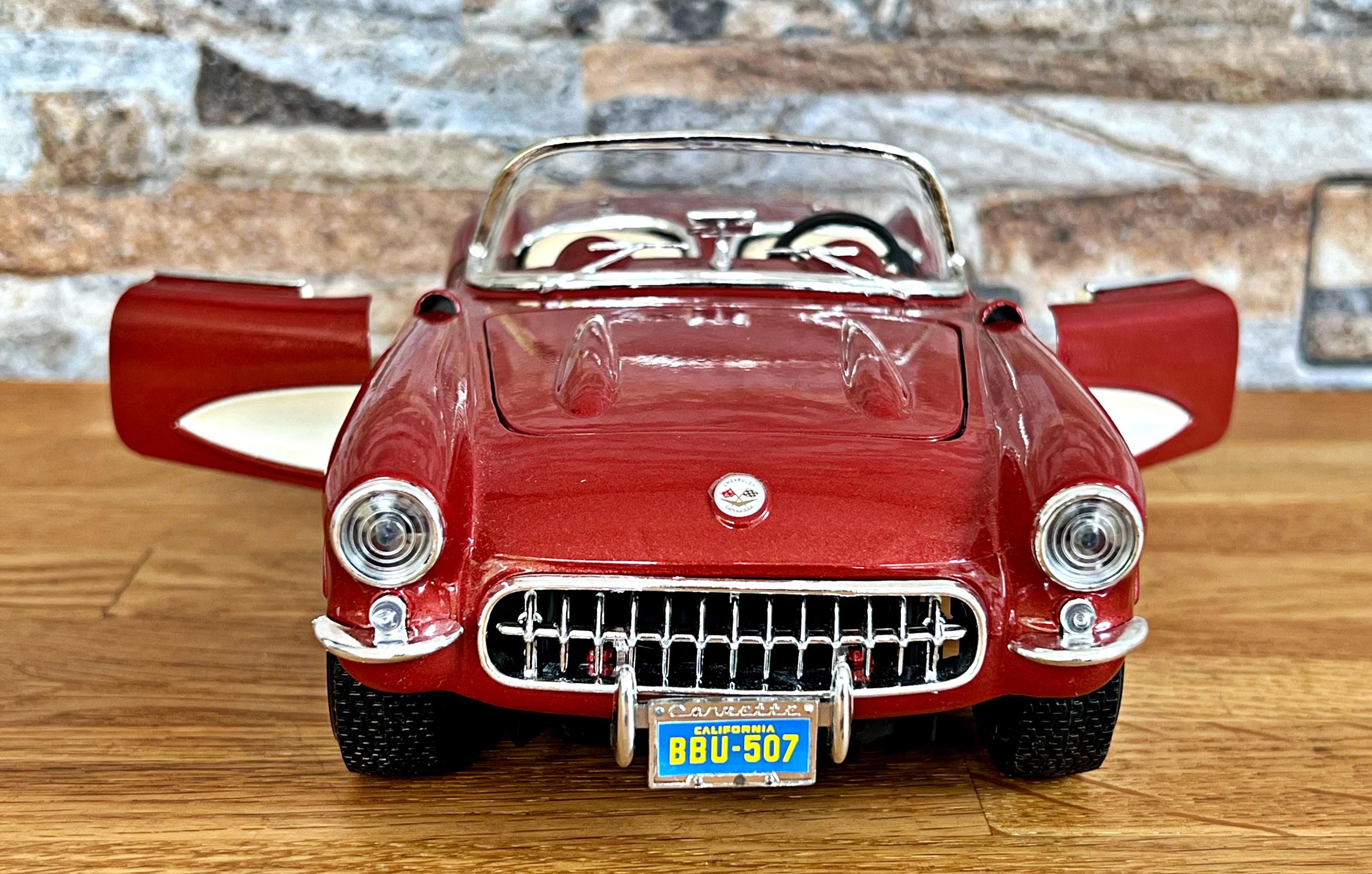 コルベット 1957 | ヴィンテージ モデルカー | 1/18 スケール モデル
