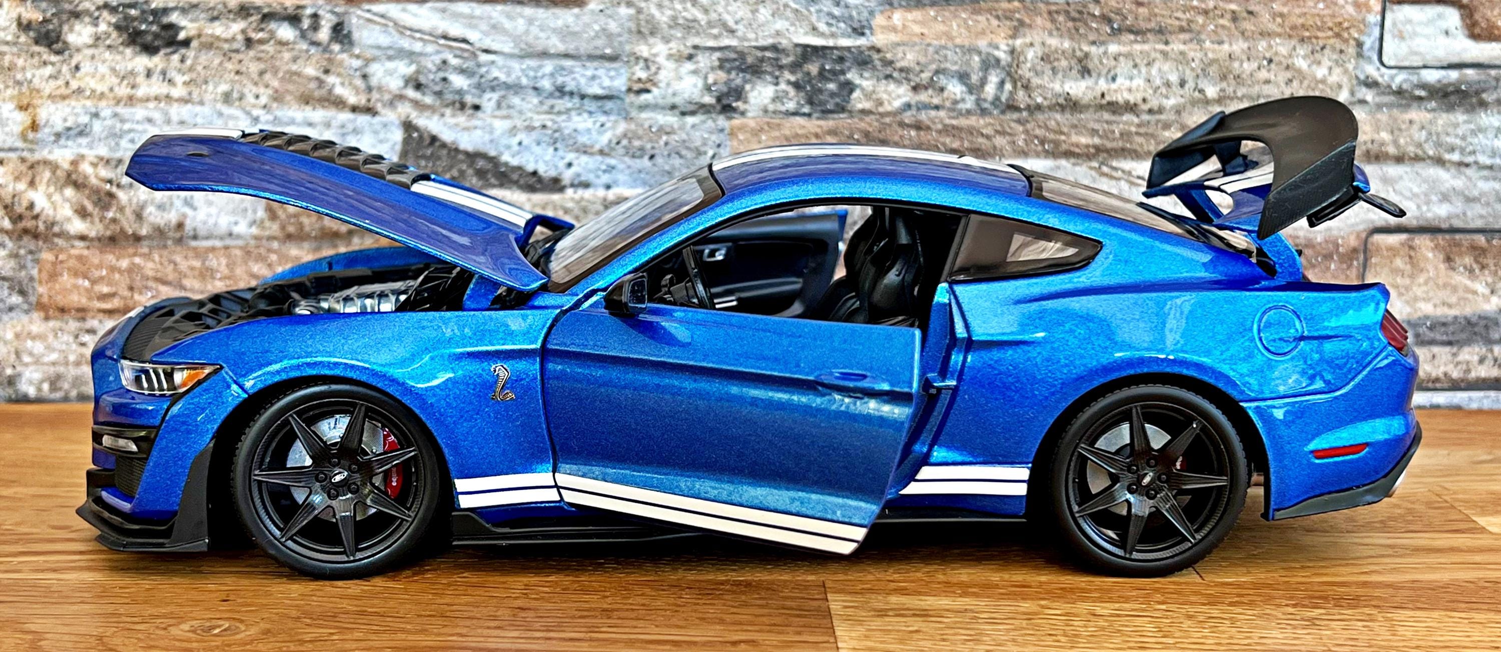 DM 1/18 Ford Mustang GT 2019 - Miniature Voiture Moulée Bleue, RHD, Cadeau