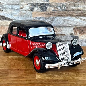 Citroen 15 CV TA 1938 | Vintage modelauto | schaal 1/24 gegoten auto | Modelauto op schaal 1/24 | Gegoten collectie-item | Citroën