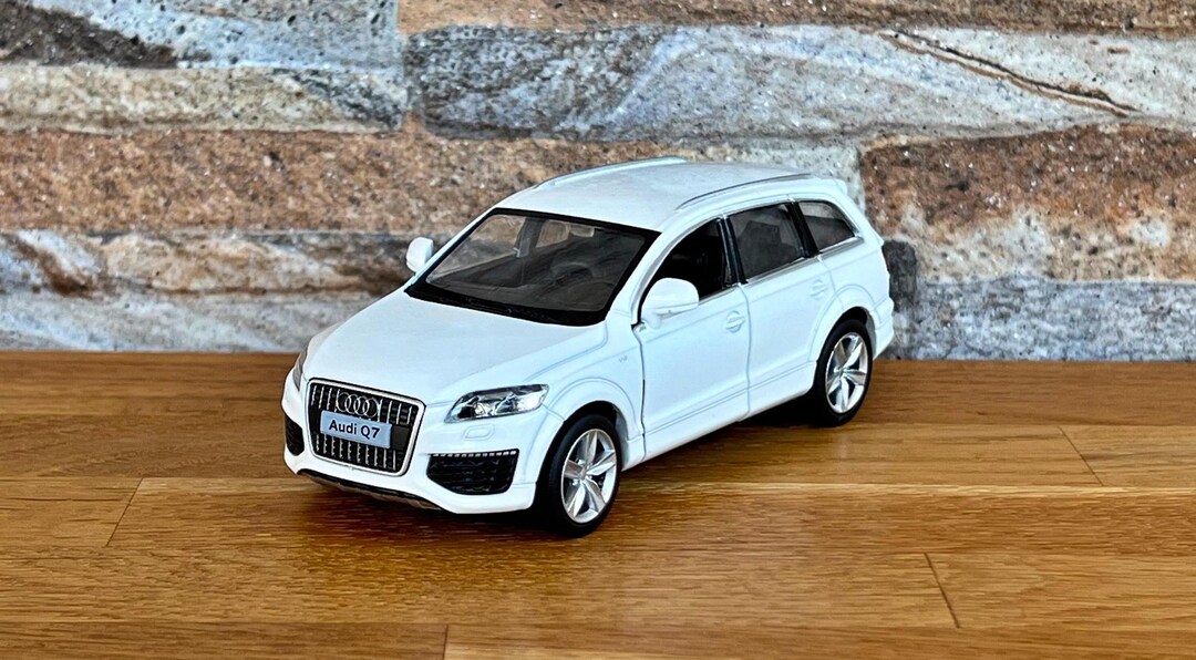 Audi Q7, Model Car, Scale 1/34, Diecast Collection Item, 1:34