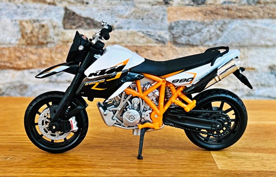 KTM 990 Supermoto R | Scale 1/18 Model Motorcycle | Diecast
