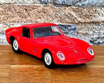 【新品】1/18 京商 フェラーリ 250gto 赤 08431R 1/18京商 08431R フェラーリ 250GTO レッド | おもちゃ・模型の買取