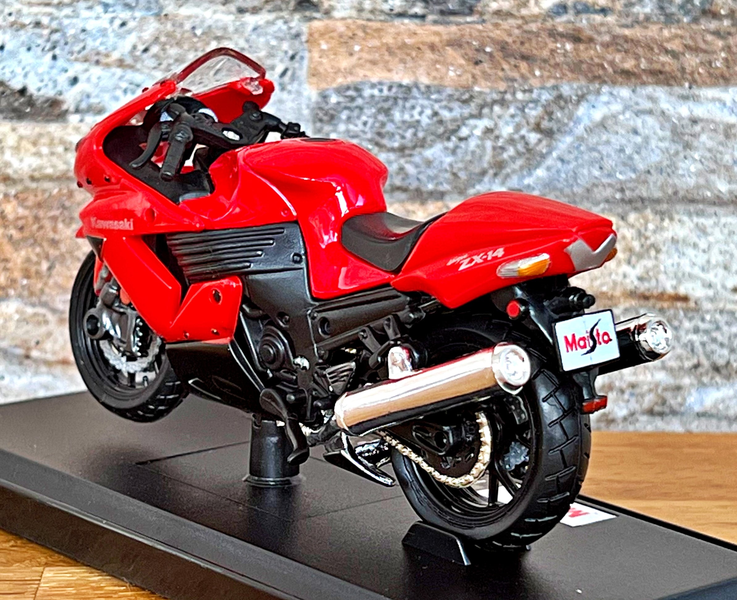 Kawasaki Ninja ZX 14R Diecast Model Motorcycle | 1/18 Scale
