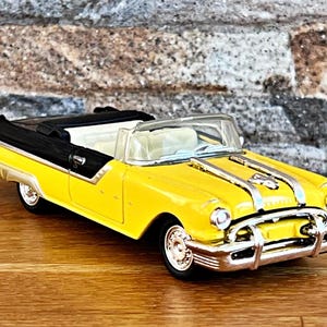 Pontiac Starchief 1955 | Diecast car | Model car | 1/43 scale model car | Die cast model | Collection item | Die cast car | Pontiac | 50s