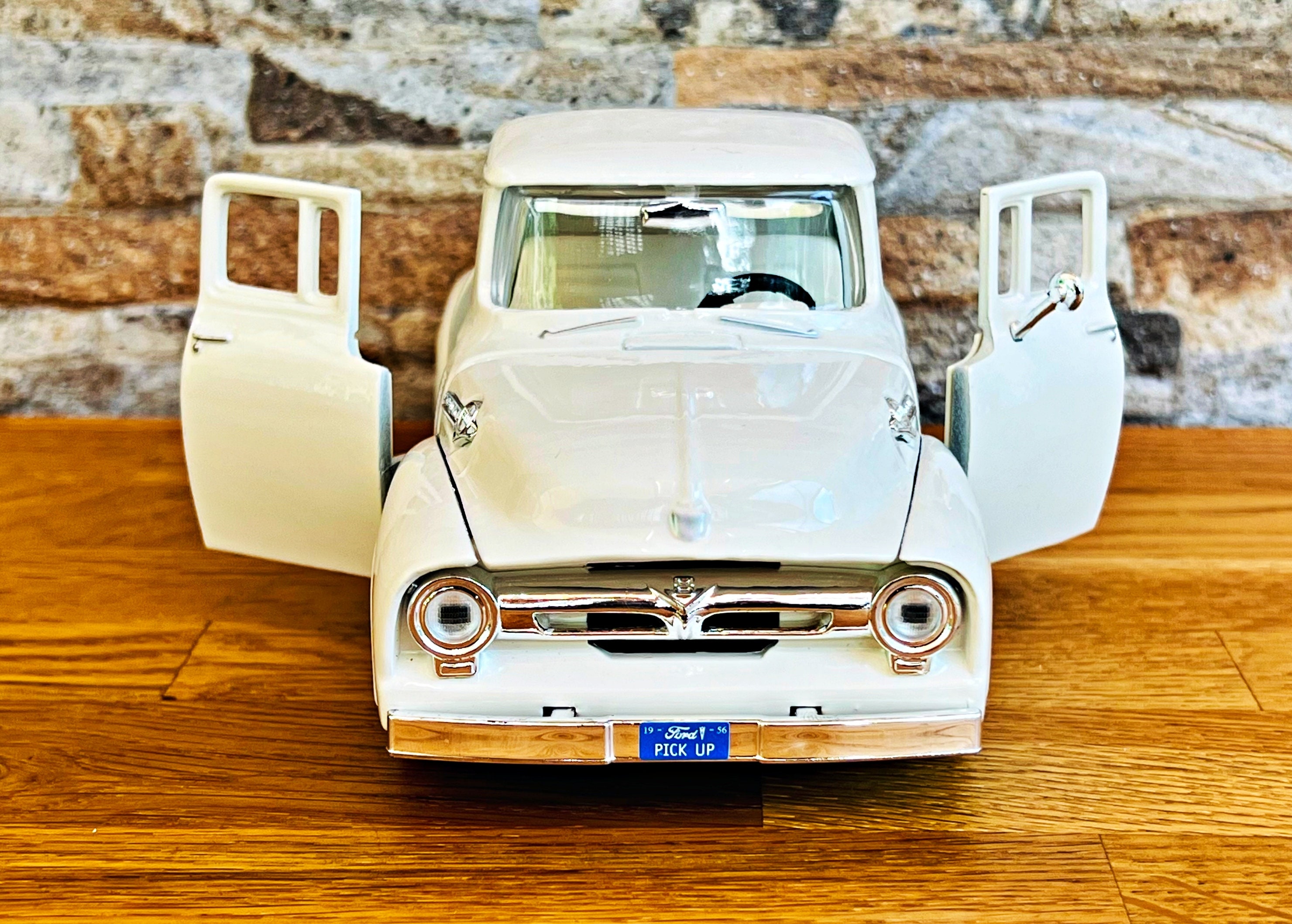 フォード F-100 ピックアップ 1956 | モデルカー | 1/24 スケール