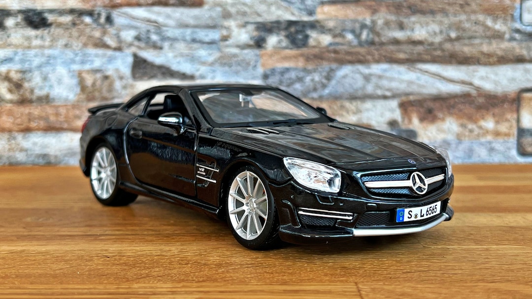 Mercedes Benz SL 65 AMG Hardtop | Model Car | Scale 1/24 Diecast