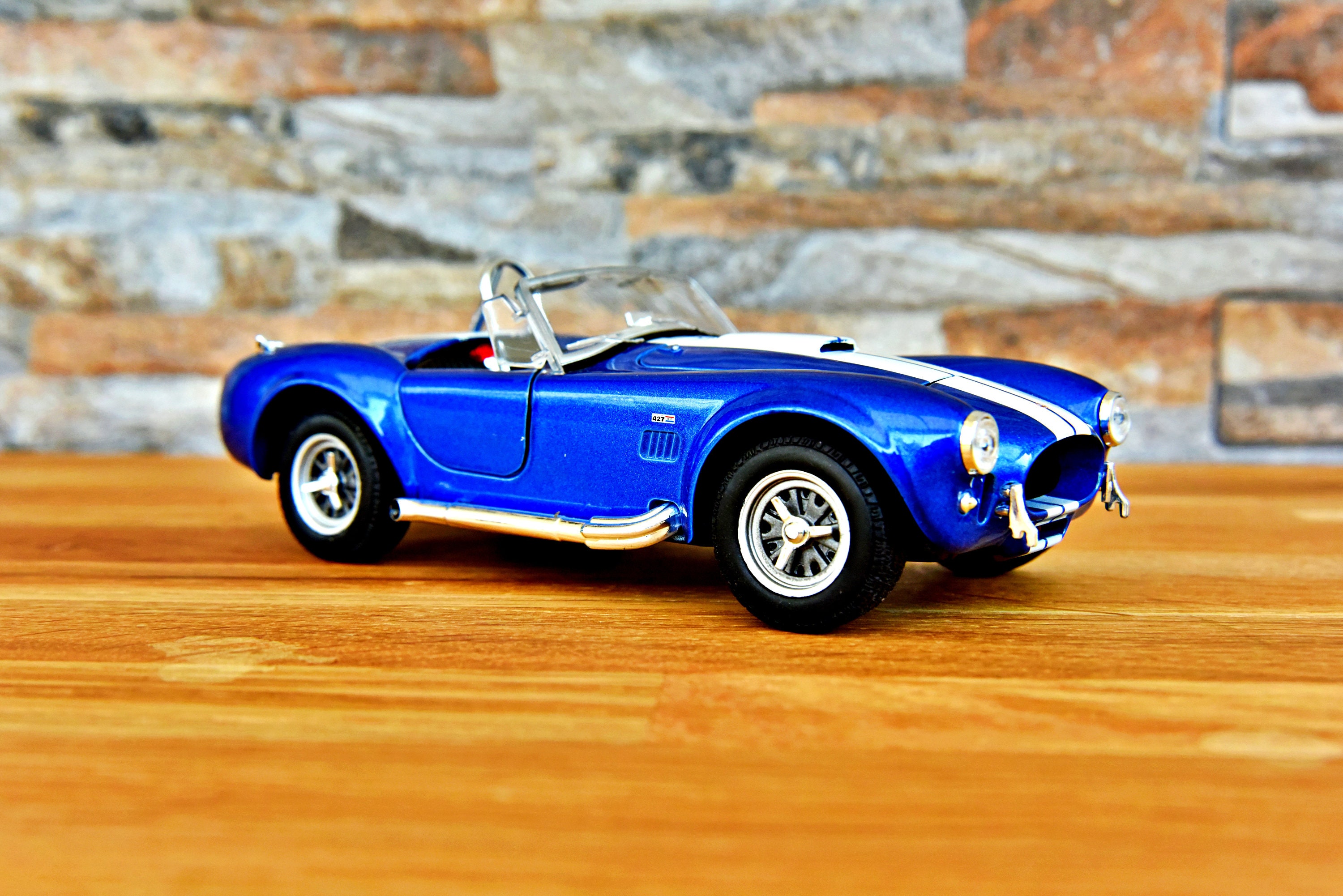 Miniatura Carro Colecionável Ford Shelby Cobra 427 1965 Azul