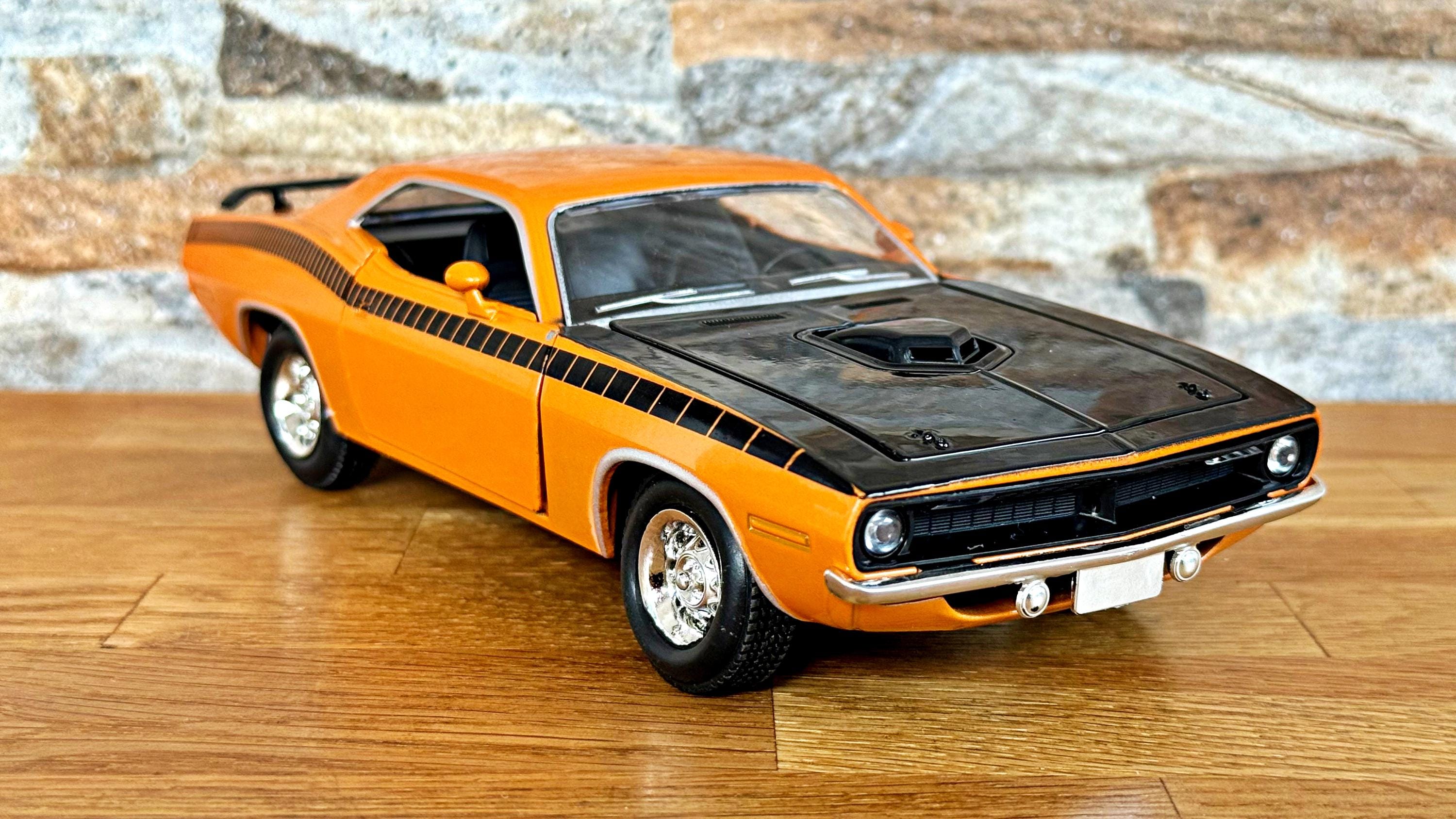 Plymouth Cuda 1970 | 1/24 Scale Model Car | Die Cast Car Model