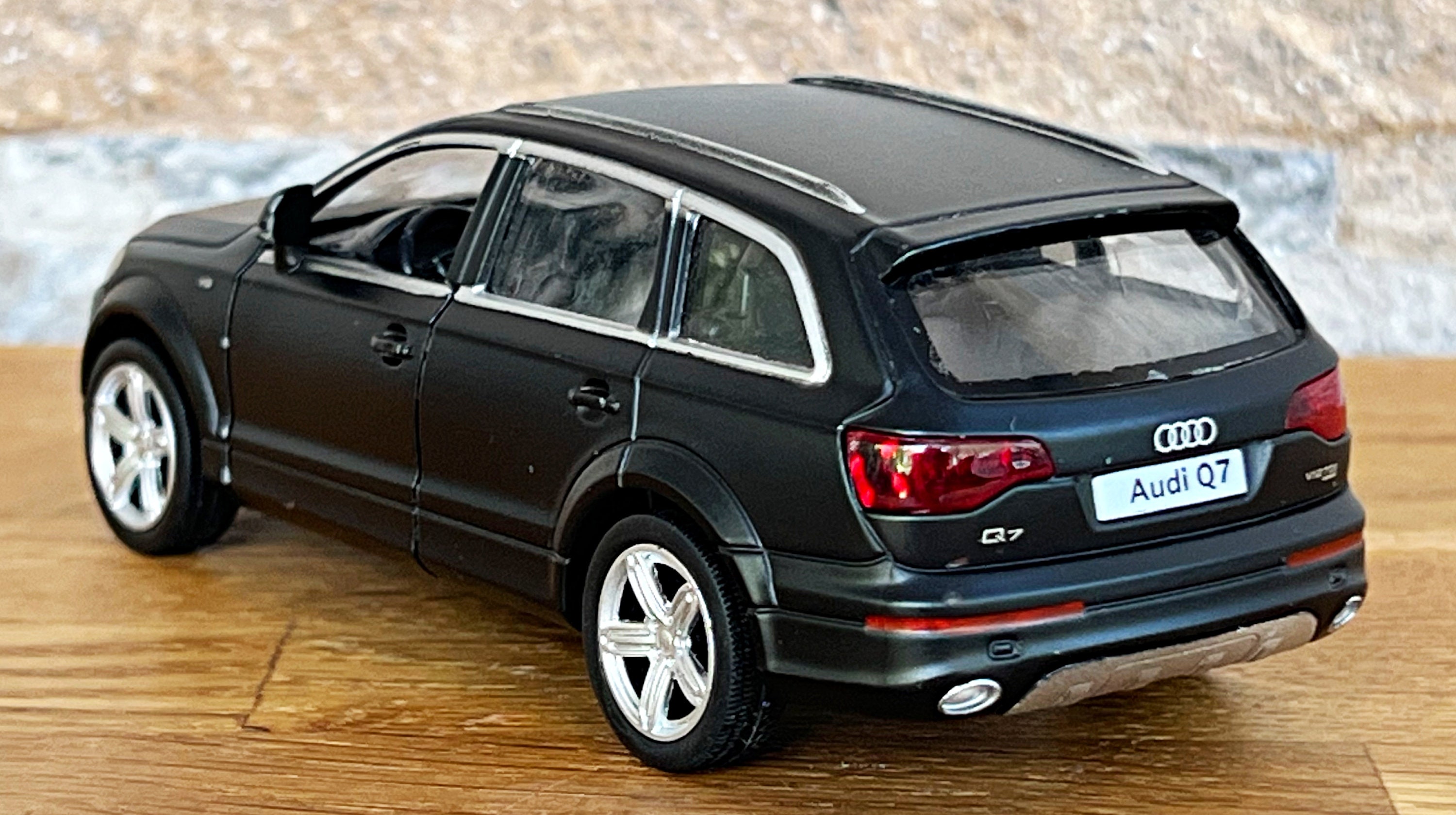 Audi Q7, Model Car, Scale 1/34, Diecast Collection Item, 1:34