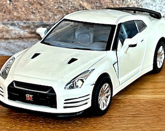 1/32 NISSAN GTR R35 Nismo Model Car Diecast Toy Vehicle Kids Collection